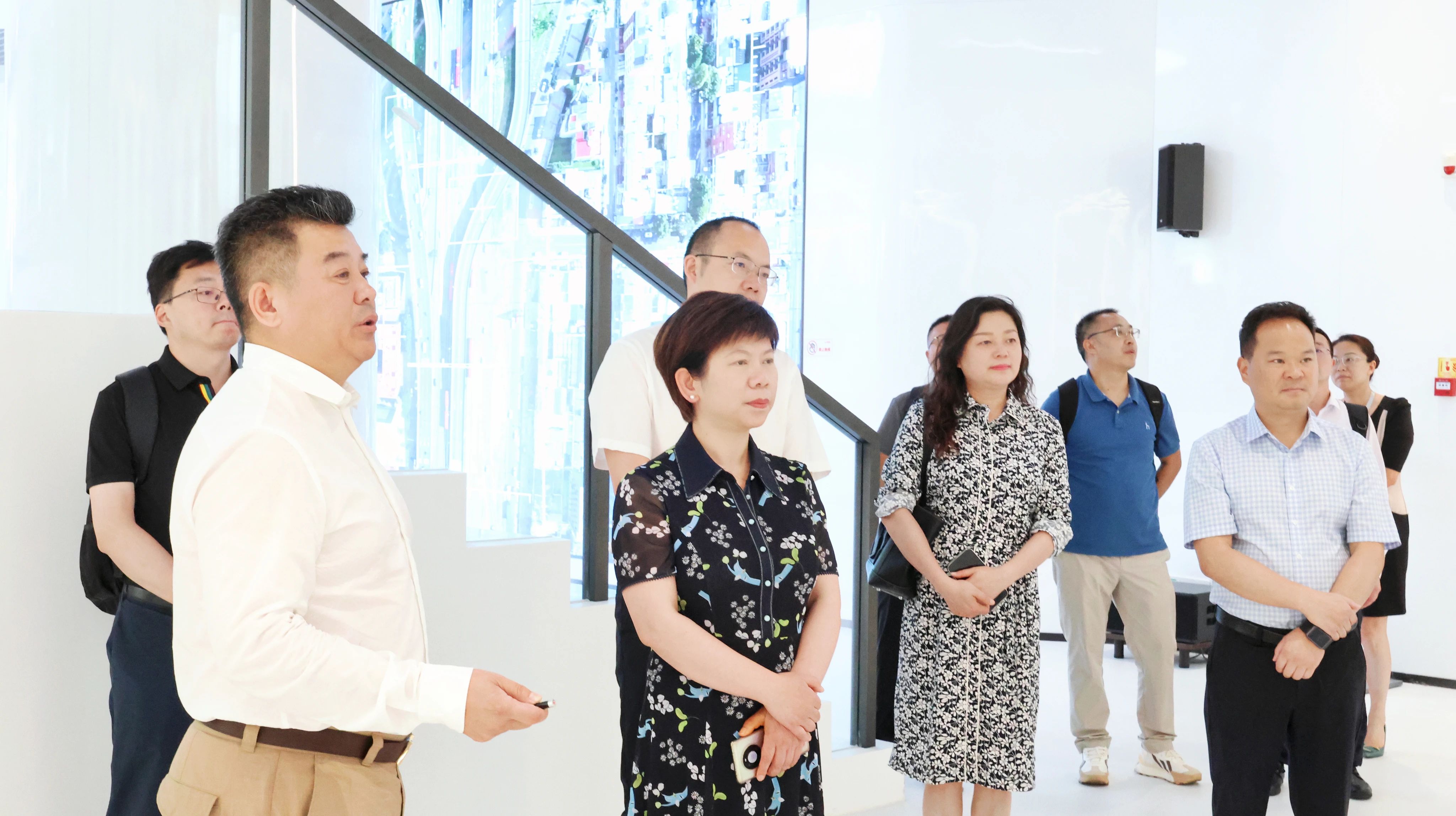 爱游戏与成都市郫都区达成战略合作 推动成都影视城建设