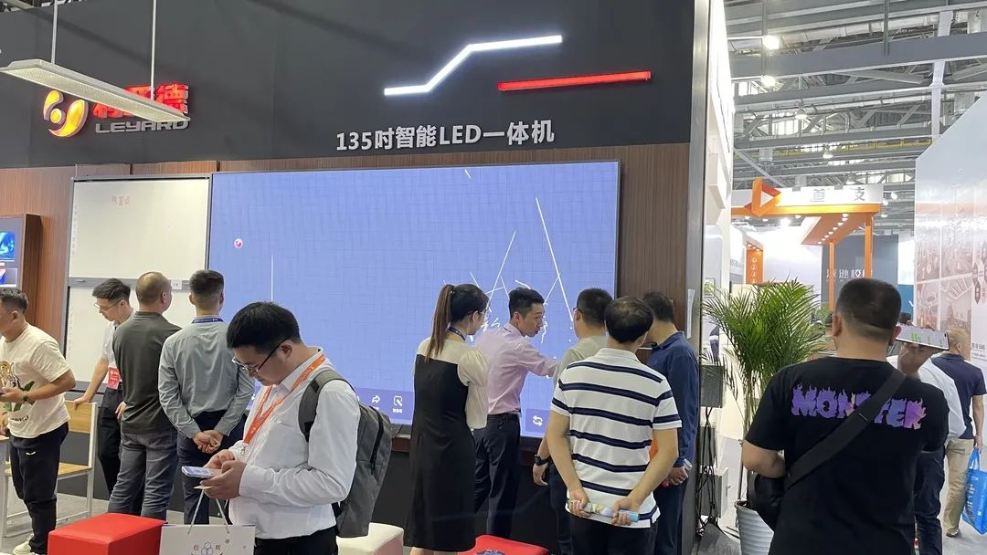 爱游戏教育新品及解决方案惊艳亮相81届教装展