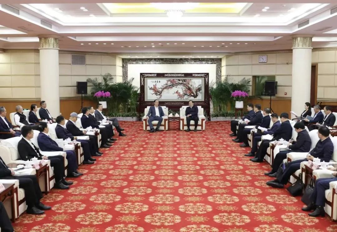 爱游戏董事长李军受邀出席华中科技大学第十六届企业家论坛，并发表演讲
